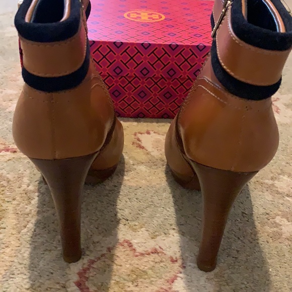 Tory Burch Belinda Cognac Bootie Size 9 - Picture 7 of 11
